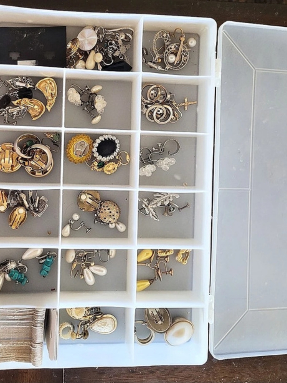 Vintage Clip-on Earrings Lot - Picture 5 of 5